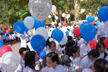 Lưu luyến chia tay tuổi học trò - 9 Buổi chia tay đầy lưu luyến.