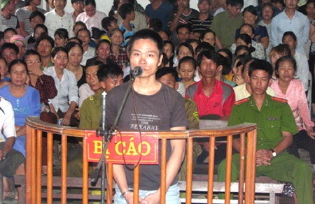 Bị cáo Đậu Văn Hải tại phiên tòa sáng ngày 30/6.