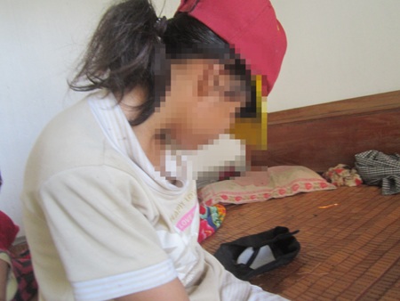 Từ khi sự việc xảy ra Tr luôn sợ hãi, ít nói và trầm tính hẳn đi.