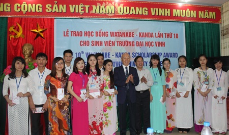 15 học sinh nghèo vượt khó được nhận học bổng Watanabe - Kanda - 1 15 học sinh nghèo vượt khó được nhận học bổng Watanabe - Kanda