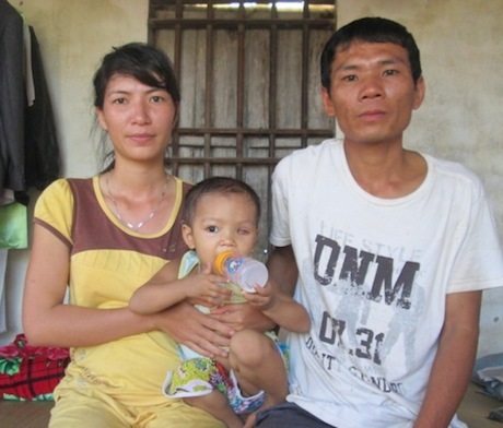 Vợ chồng chị Hương rất mong muốn mọi người giúp đỡ chút ít để cháu An Mi thoát khỏi án tử thần.