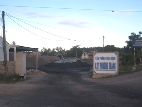 Bãi tập kết than ô nhiễm hoạt động rầm rộ, dân khốn khổ