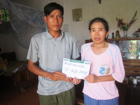 Hơn 10 triệu đồng tiếp sức cho người vợ ung thư chăm chồng suy thận
