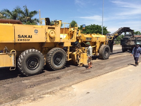 Khắc phục vệt hằn bánh xe trên quốc lộ 1A