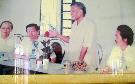 Nguyên Tổng Bí thư Lê Khả Phiêu từng đến thăm, động viên hoạt động của Trung tâm.