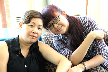 Thảo Trang chụp ảnh cùng mẹ