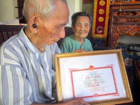 Hạnh phúc của đôi vợ chồng trường thọ.