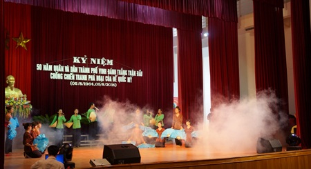 Âm vang hào khí 50 năm quân và dân thành phố Vinh đáng thắng trận đầu