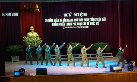 Âm vang hào khí 50 năm quân và dân thành phố Vinh đáng thắng trận đầu