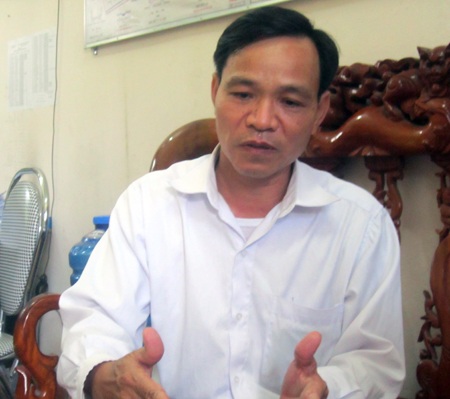 Chị Nguyễn Thị Hường chủ ki ốt số 30 cũng bị cưỡng chế đóng ki ốt vì không
tự nguyện đóng phí.