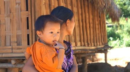 Anh Thân, anh Mạnh từ khi trở về quê cũ cũng không bàng quan đến việc học của các con.