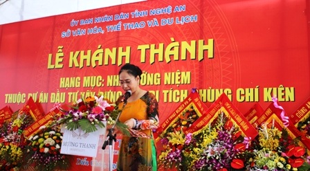 Bà Đinh Thị Lệ Thanh - Phó chủ tịch UBND tỉnh Nghệ An phát biểu tại buổi lễ.