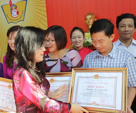 Hơn 700 ngàn học sinh xứ Nghệ tưng bừng vào năm học - 6 Ngôi trường Tiểu học Đông Vĩnh ở vùng ven TP Vinh trong ngày khai trường.