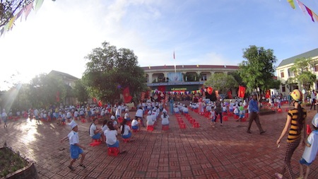 Ngôi trường Tiểu học Đông Vĩnh ở vùng ven TP Vinh trong ngày khai trường.