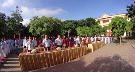 Nét đẹp tinh khôi nữ sinh THPT Phan Bội Châu ngày khai trường - 2 Lãnh đạo tỉnh Nghệ An dự lễ khai giảng năm học mới tại Trường THPT Chuyên Phan Bội Châu.