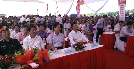 Khánh thành cầu Khe Ang tại nơi lũ cuốn trôi ô tô 7 chỗ - 5 Thứ trưởng Bộ GTVT Trương Tấn Viên dự lễ Khánh thành cầu Khe Ang.