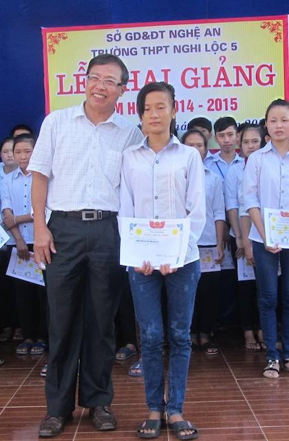 Ngôi trường Tiểu học Đông Vĩnh ở vùng ven TP Vinh trong ngày khai trường.