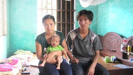 Bé An đau đớn mỗi khi lên cơn.