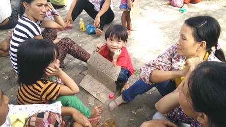 Ông Nguyễn Tất Thành - Chủ tịch UBND huyện Đô Lương phát biểu tại buổi họp báo.