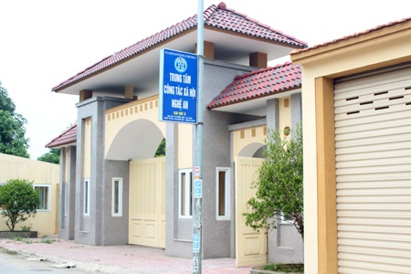 Bé trai bị bỏ rơi đã về với mái ấm của Trung tâm công tác xã hội Nghệ An - 1 Bé trai bị bỏ rơi đã về với mái ấm của Trung tâm công tác xã hội Nghệ An