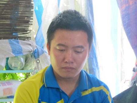 Bé gái 2 tuổi tử vong bất ngờ sau 1 tuần điều trị cơn sốt - 2 Anh Hùng (bố bé Hà) đau xót kể lại sự việc với PV.