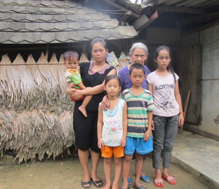 Cha mất vì tai nạn, mẹ bệnh tật nuôi 4 đứa con thơ - 3 Căn nhà, chỗ n
