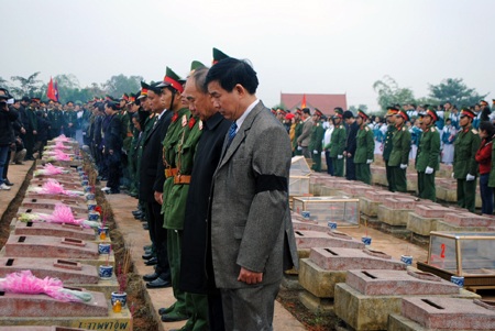 An táng 140 hài cốt liệt sĩ quân tình nguyện và chuyên gia Việt Nam - 3