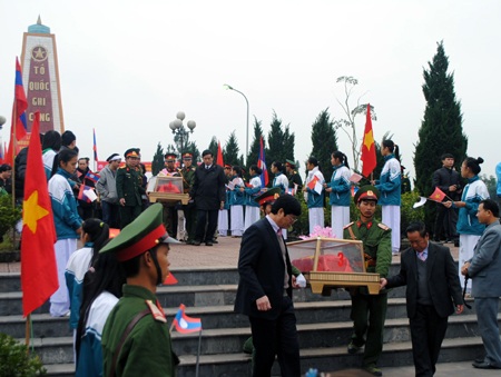 An táng 140 hài cốt liệt sĩ quân tình nguyện và chuyên gia Việt Nam - 2