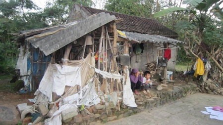 "Con chết cũng được, mẹ mua thuốc chữa cho bố" - 3