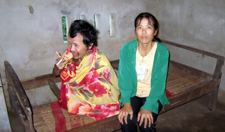 "Con chết cũng được, mẹ mua thuốc chữa cho bố" - 6