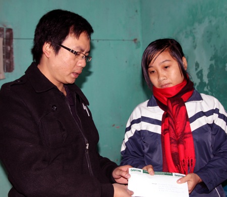 Quà bạn đọc đến với ba chị em mồ côi - 1