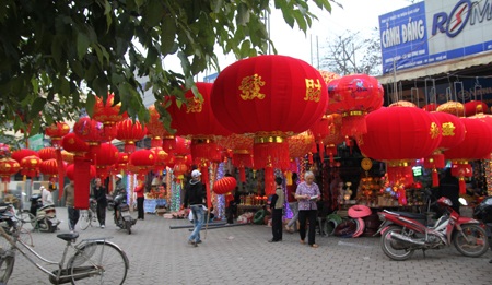  Nhộn nhịp đèn lồng trên phố Vinh  - 8