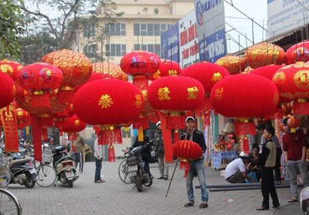  Nhộn nhịp đèn lồng trên phố Vinh  - 9