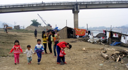 Tết buồn ở làng chài - 1