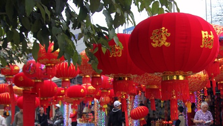  Nhộn nhịp đèn lồng trên phố Vinh  - 10