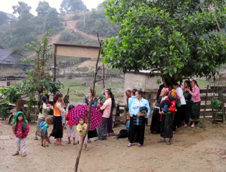 Ăn Tết cùng đồng bào Mông rẻo cao biên giới  - 9