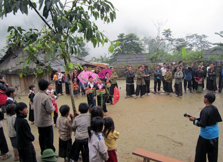 Ăn Tết cùng đồng bào Mông rẻo cao biên giới  - 7