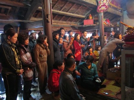 Nô nức lễ chùa đầu năm - 17