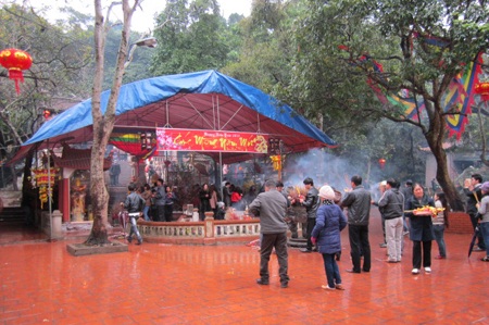 Nô nức lễ chùa đầu năm - 16