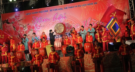 Đón giao thừa dưới mưa rơi tầm tã thành Vinh - 3