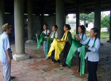 Ghé thăm làng chèo Quỳ Lăng ngày xuân  - 2