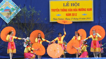 Tưng bừng khai hội Mường Ham - 2