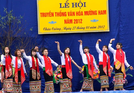 Tưng bừng khai hội Mường Ham - 3