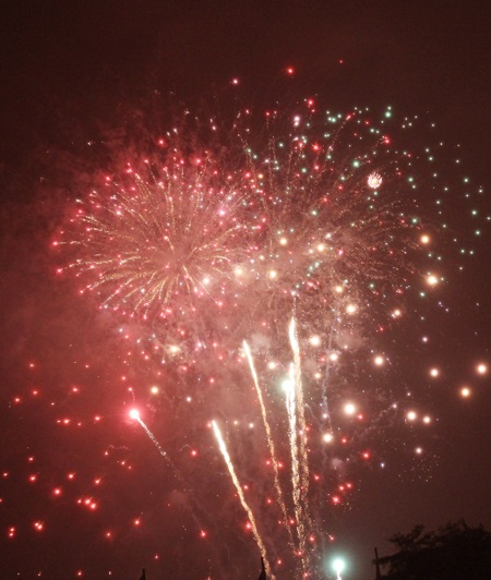 Mãn nhãn màn pháo hoa đêm giao thừa ở Quảng trường Hồ Chí Minh - 13