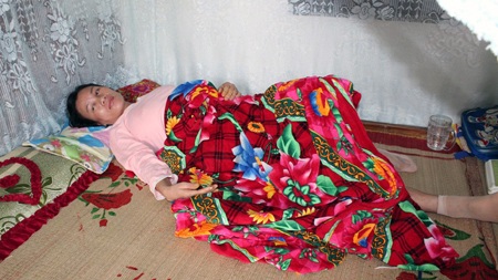 Sản phụ Lê Thi Mai đau đớn sau cái chết oan uổng của đứa con mà chị mang nặng trông ngóng đợi chờ