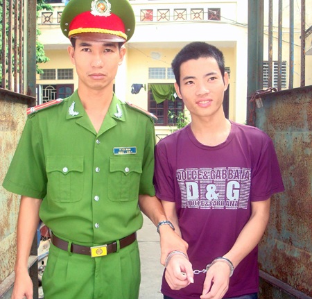 Lưu bị CA bắt giữ khi chạy trốn ở Bình Dương.