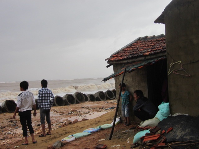 Một số hộ dân vẫn cố thủ ch