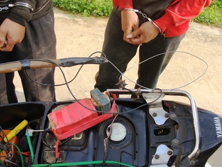 Thủ đoạn mới của bọn cẩu tặc là dùng bộ kích điện để bắt chó.