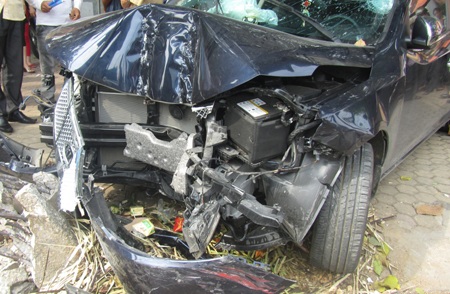 Vỡ nát phần đầu.