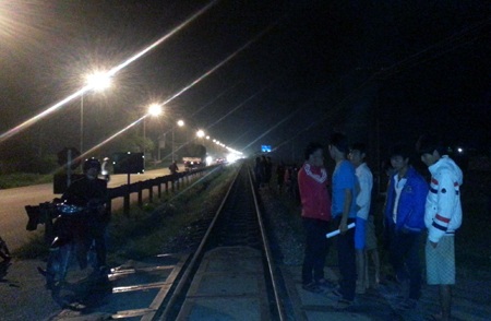 Đoạn đường trước cổng trường CĐGTV Miền Trung vẫn chưa có rào chắn nên rất nguy hiểm